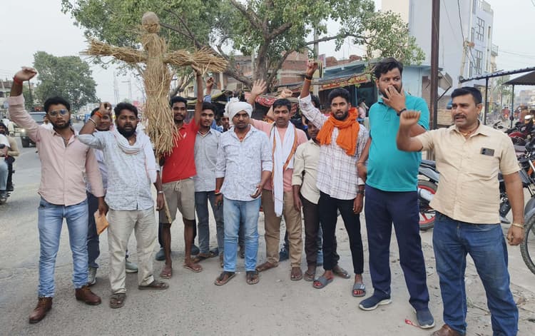 Aurangabad News : भीषण गर्मी में बिजली कटौती पर फूटा गुस्सा