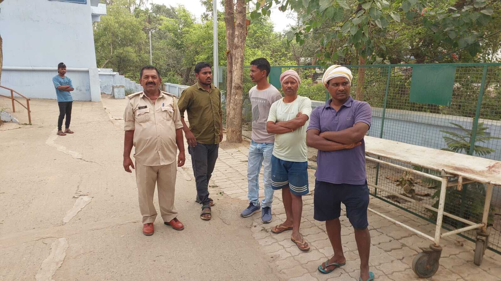 Lakhisari मानिकपुर गांव में 30 वर्षीया विवाहिता की संदिग्ध परिस्थिति में मौत, विषपान की आशंका