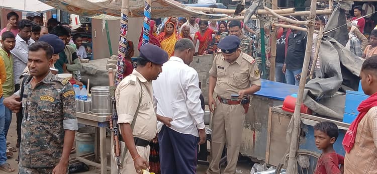 Katihar बंद नाश्ता दुकान से देसी शराब बरामद