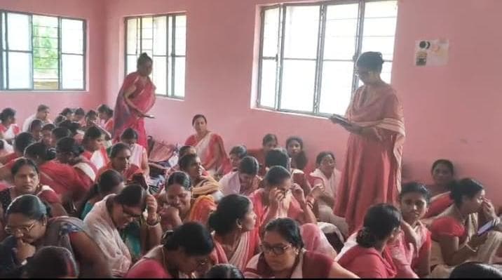 Lakhisarai News : स्व-गणना को लेकर आंगनबाड़ी सेविकाओं  को दिया गया विशेष प्रशिक्षण