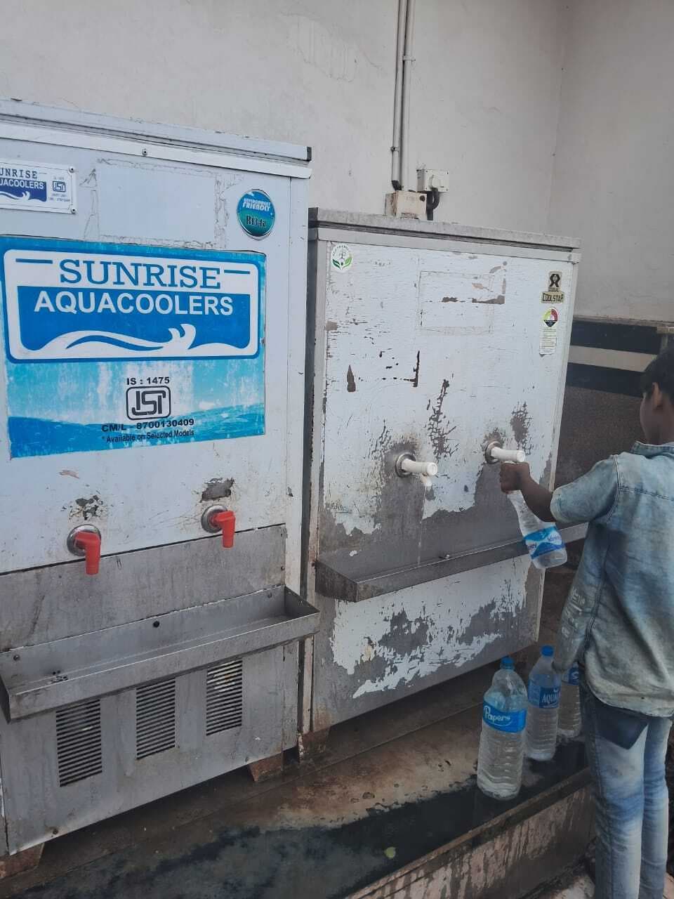 Bhagalpur News : सुलतानगंज स्टेशन पर तीन वाटर कूलर नहीं दे रहा ठंड़ा पेयजल, यात्री परेशान