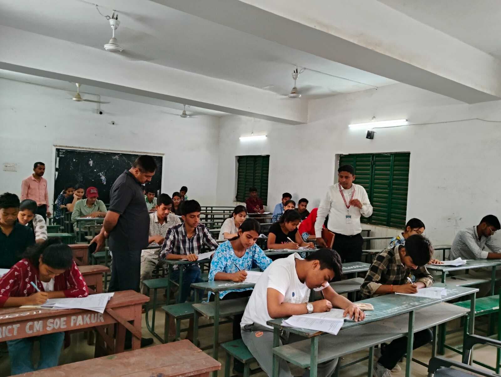 11वीं कक्षा की प्रवेश परीक्षा में 233 अभ्यार्थी हुए शामिल