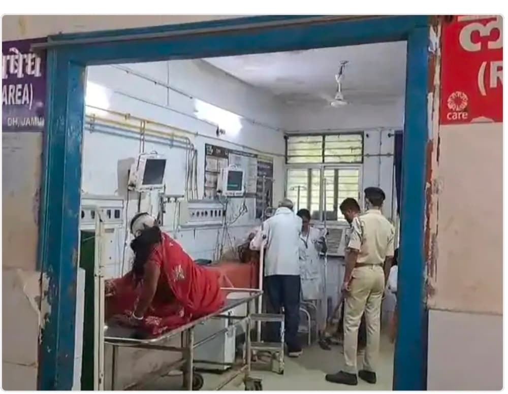 सड़क हादसे में बाइक सवार महिला गंभीर रूप से घायल