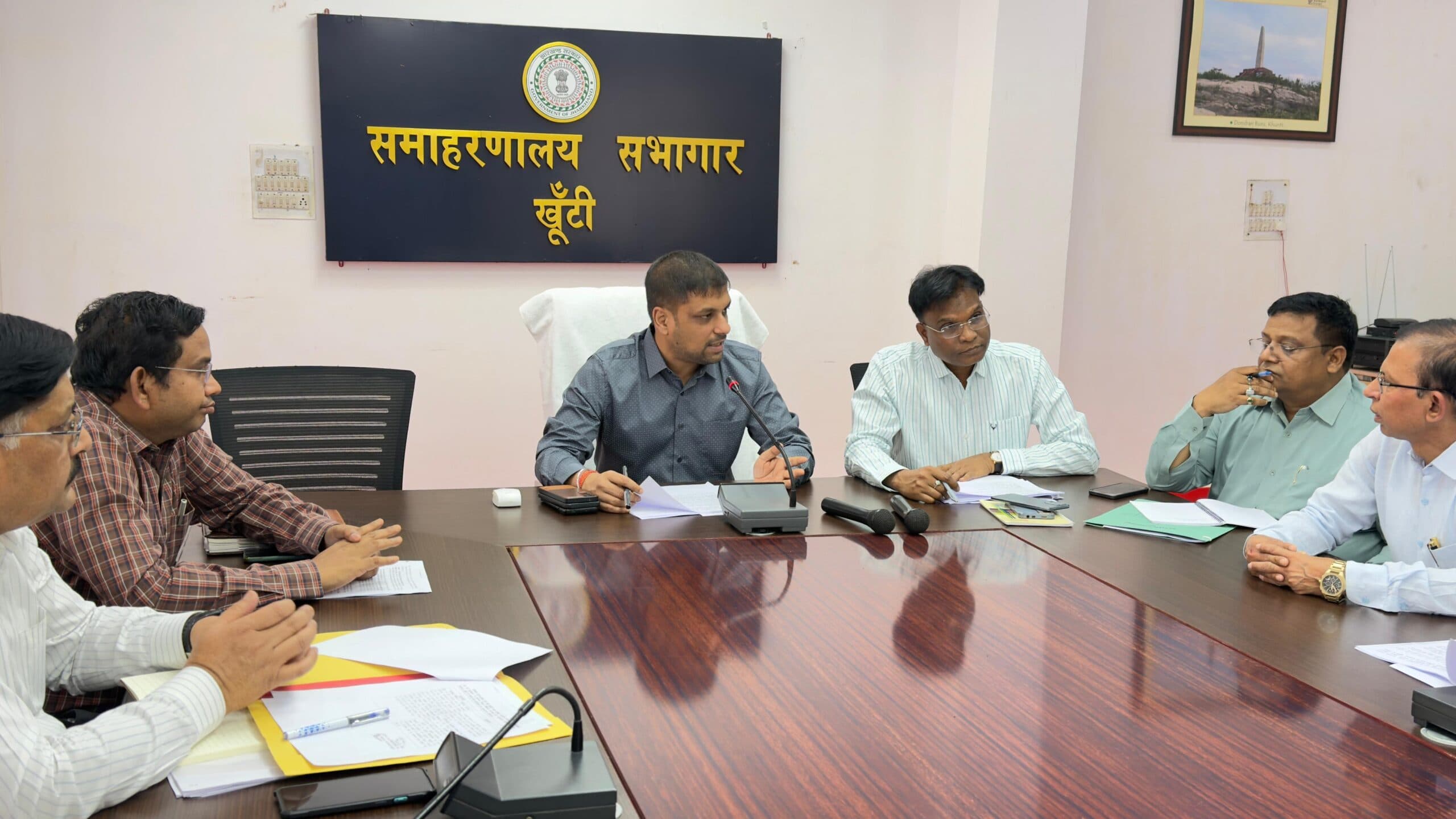 गर्मी के मौसम में पेयजल की समस्या उत्पन्न नहीं होने दें : डीसी