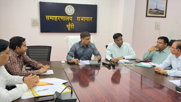 गर्मी के मौसम में पेयजल की समस्या उत्पन्न नहीं होने दें : डीसी