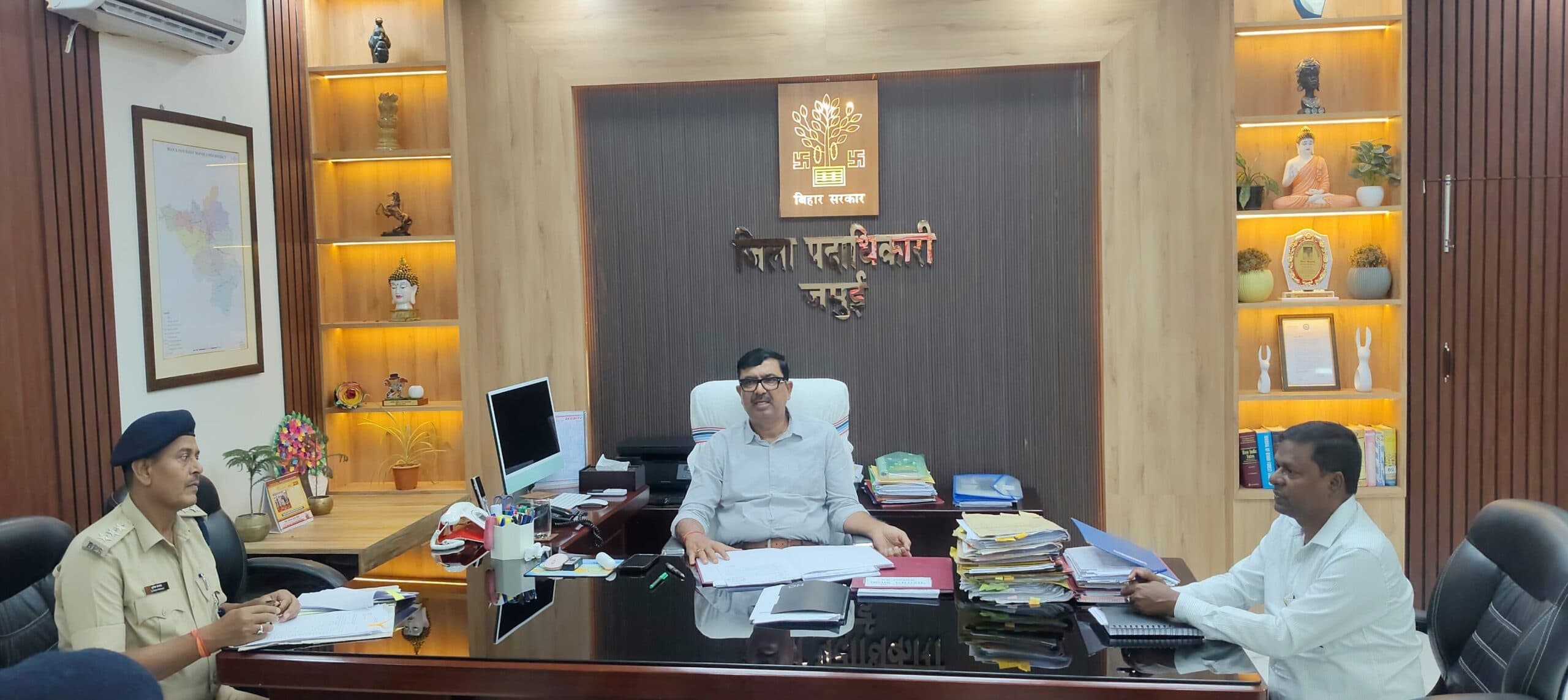 नशामुक्त समाज के लिए जागरूकता और सख्ती पर जोर