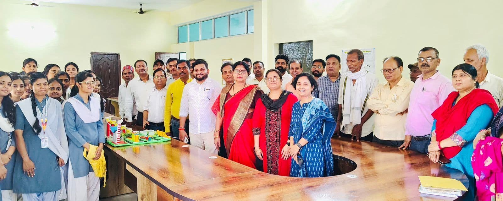 Aurangabad News : किशोरी सिन्हा महाविद्यालय में विज्ञान प्रदर्शनी में छात्राओं ने दिखाई रचनात्मक प्रतिभा