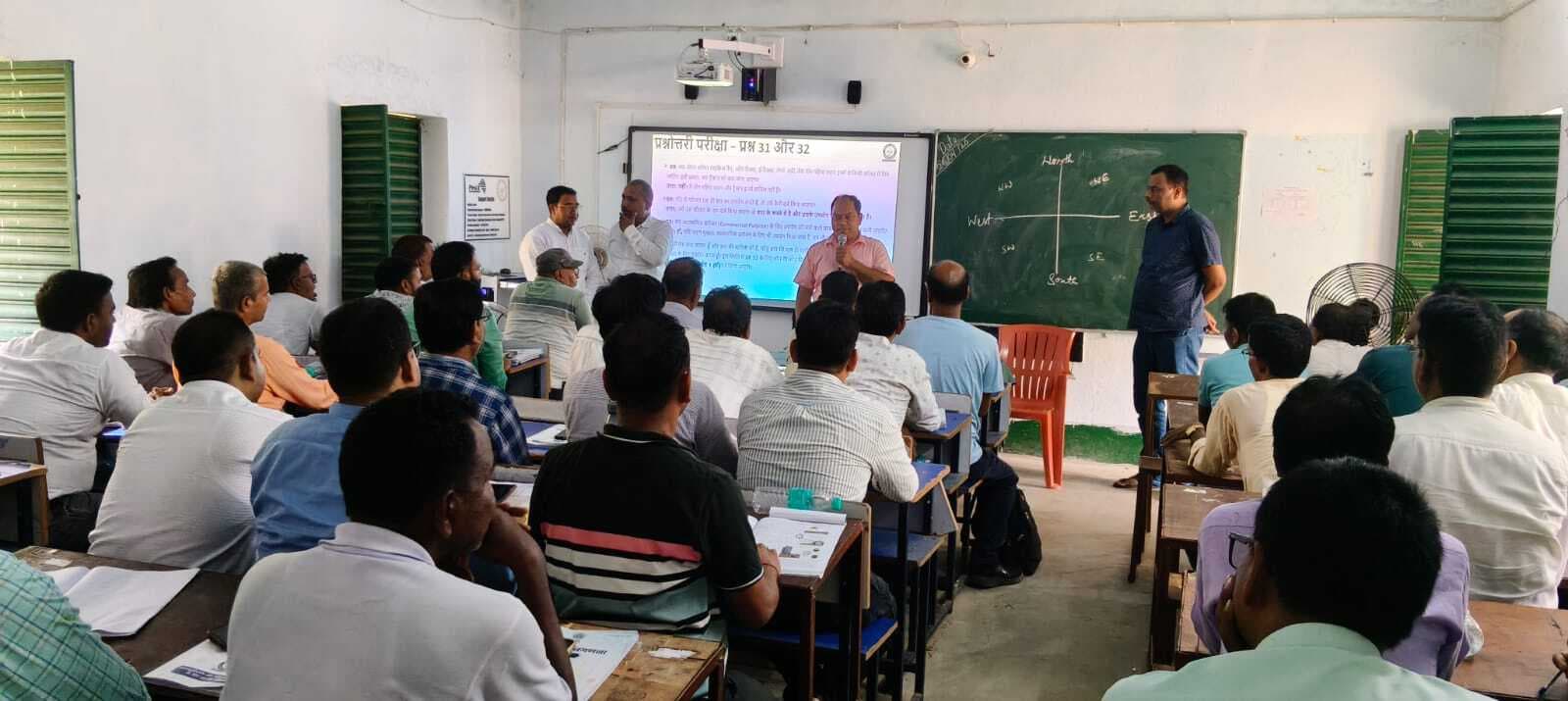 डिजिटल जनगणना की तैयारी तेज, पालोजोरी में कर्मियों को दिया जा रहा विशेष प्रशिक्षण