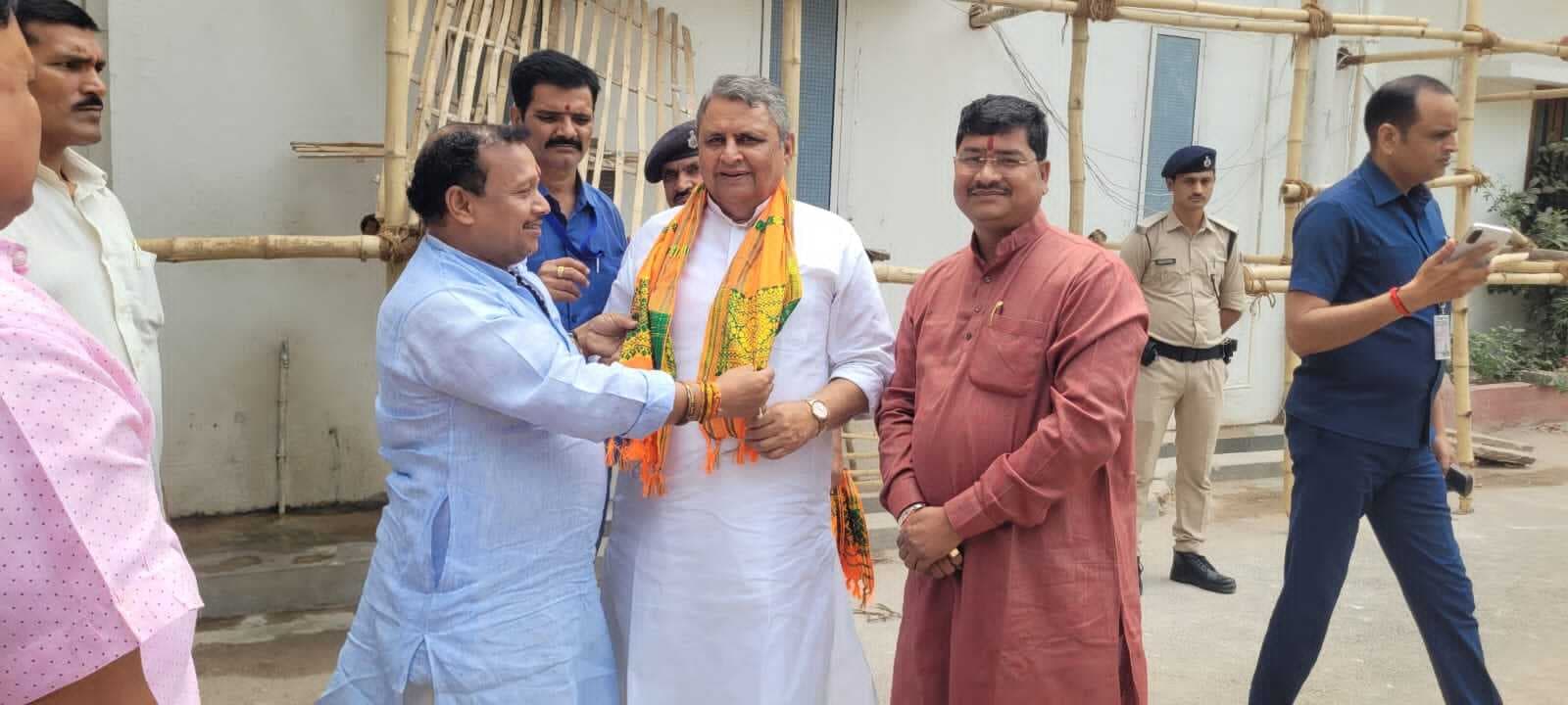 डिप्टी सीएम से मिलकर जदयू नेताओं जिले की समस्याओं से कराया अवगत