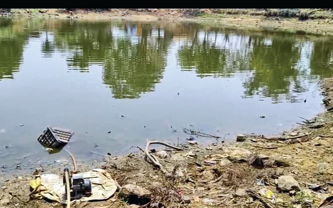 सांखीर में जल संकट व जंजाल, प्रशासन के खिलाफ ग्रामीणों का मोर्चा