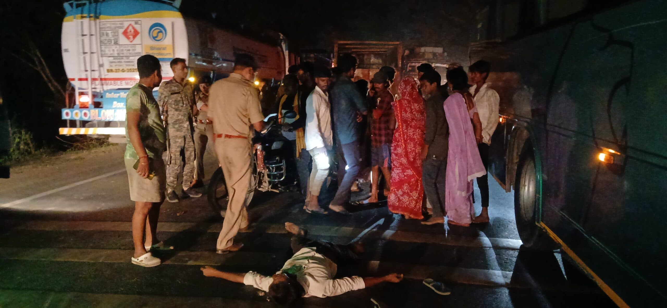 कुरसेला देवीपुर चौक पर ट्रक ने दिव्यांग को कुचला, मौत