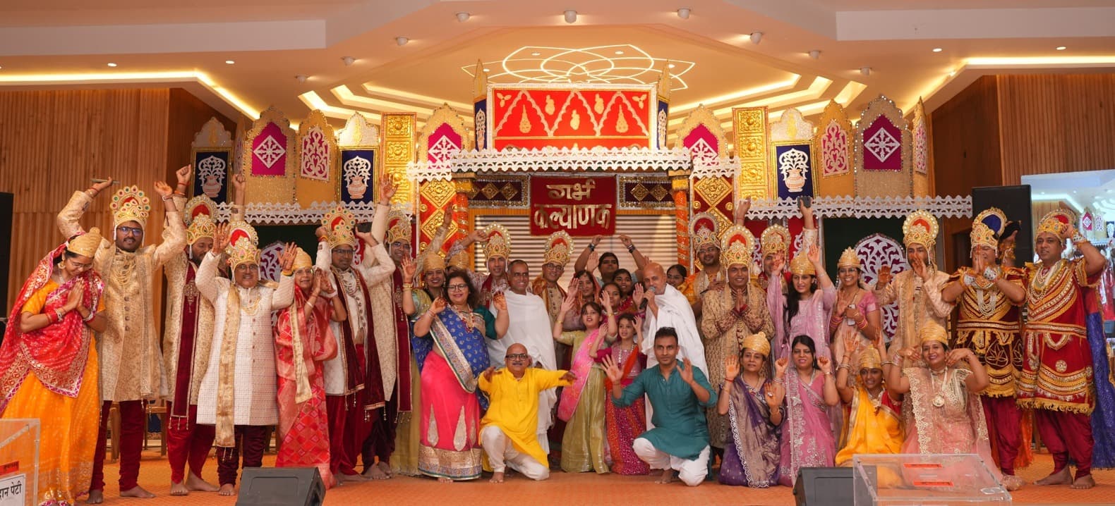 Giridih News : अच्छी संगति से ही संस्कार सुरक्षित रहते हैं : मुनि श्री प्रमाण सागर