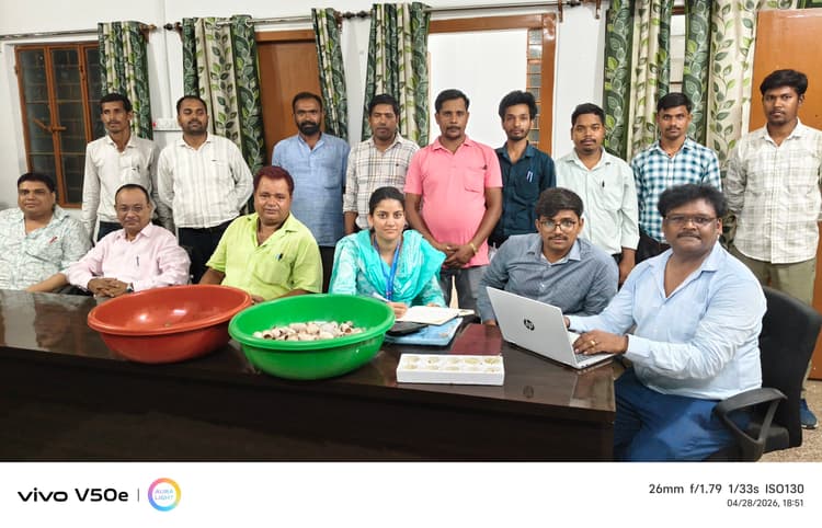 Giridih News : वैज्ञानिकों की टीम पहुंची बेंगाबाद