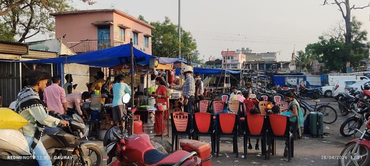 Giridih News : स्ट्रीट फूड की दुकानों पर प्रशासन का कोई अंकुश नहीं