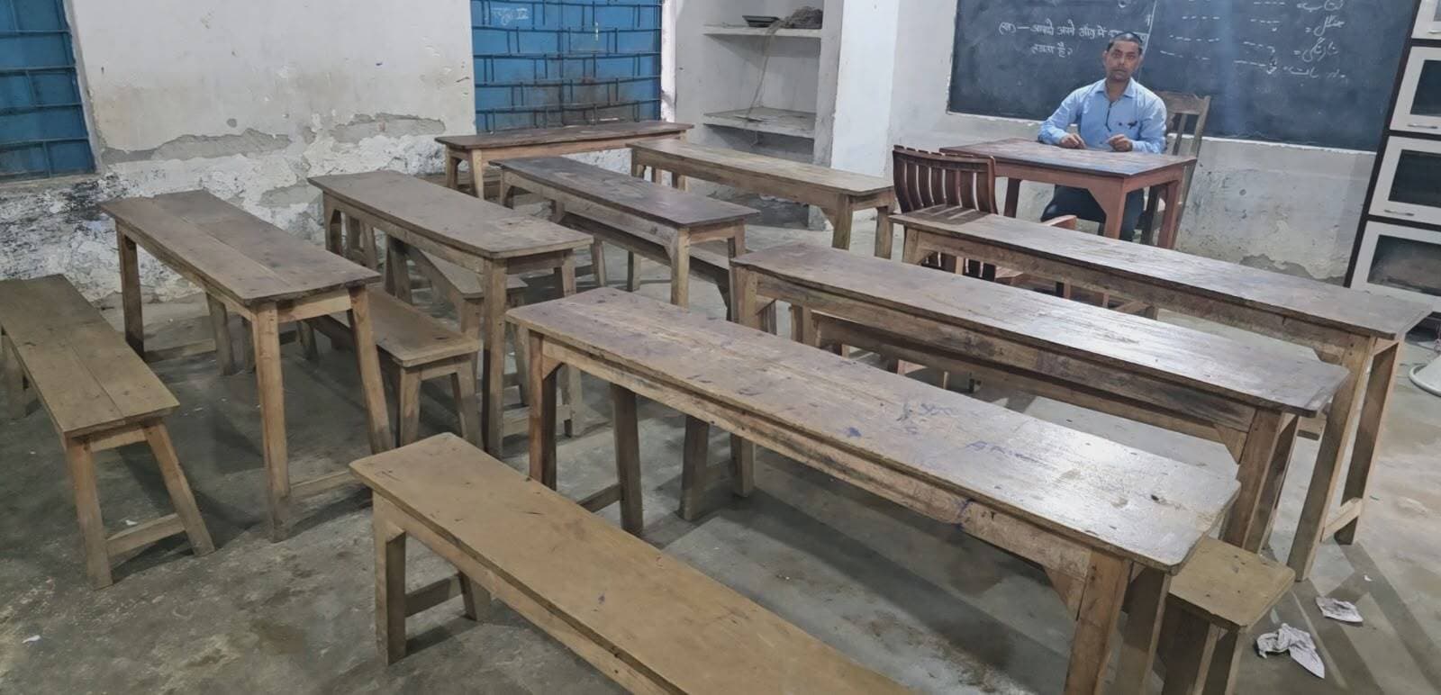 Katihar News : विद्यालय परेड होते ही तनावपूर्ण स्थिति उत्पन्न, अभिभावकों ने बच्चों को पढ़ाने से किया इंकार