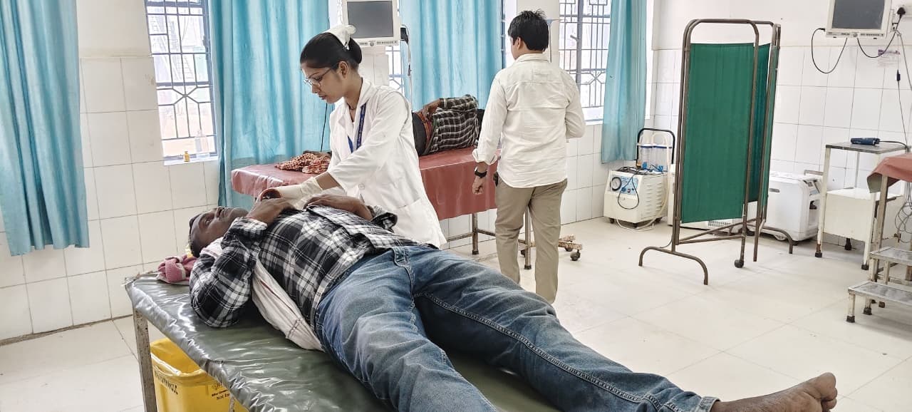 हनुमान घाटी के समीप अनियंत्रित पिकअप पलटा, चार यात्री घायल