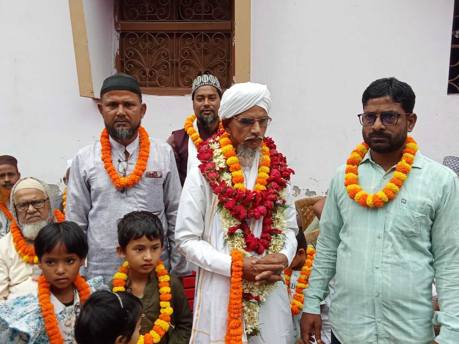 हज के लिए मक्का शरीफ दर्जनों लोग हुए रवाना