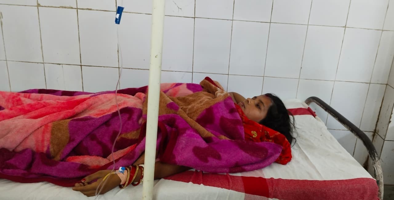 महिला करंट की चपेट में आयी, गंभीर