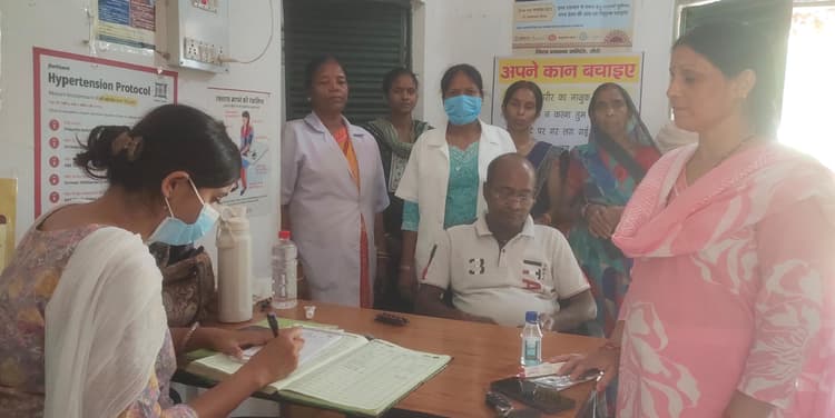 धूप-छांव के बीच झुलस रहे कोयलांचल लोग