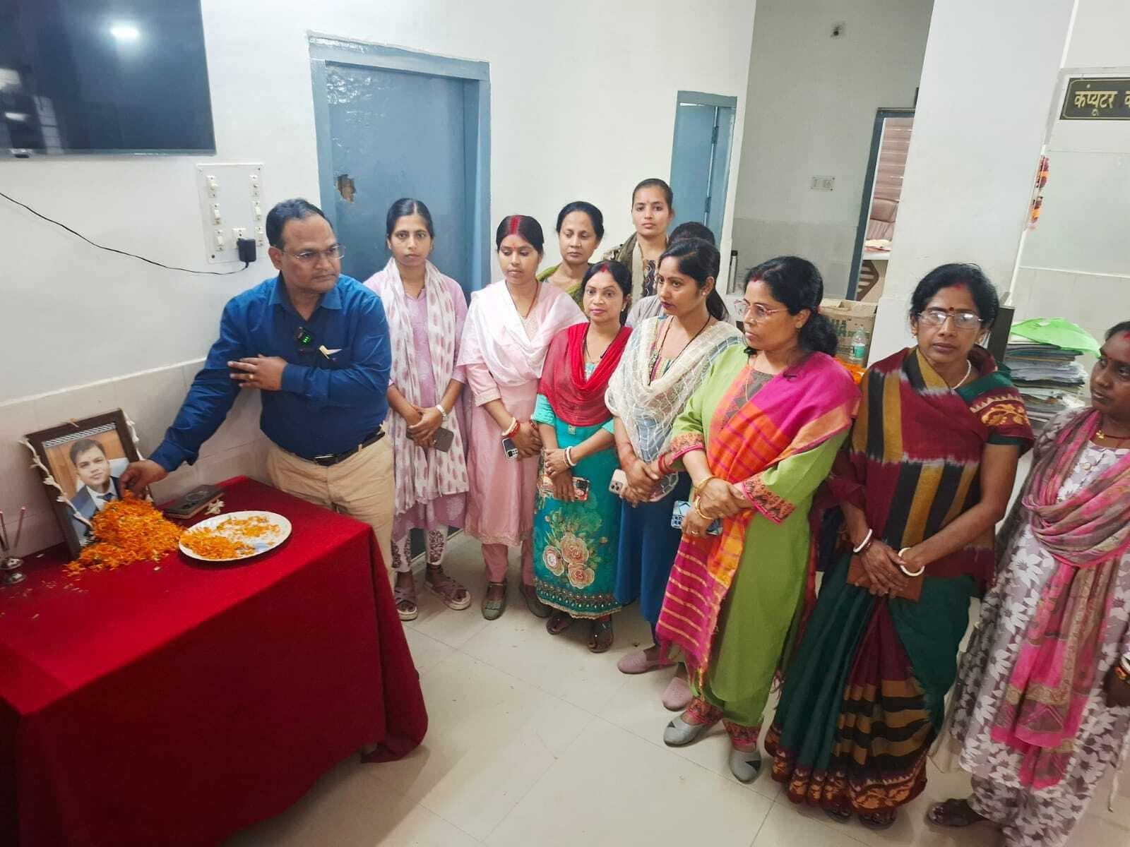 सुल्तानगंज ईओ की हत्या पर मनिहारी नपं में शोक सभा