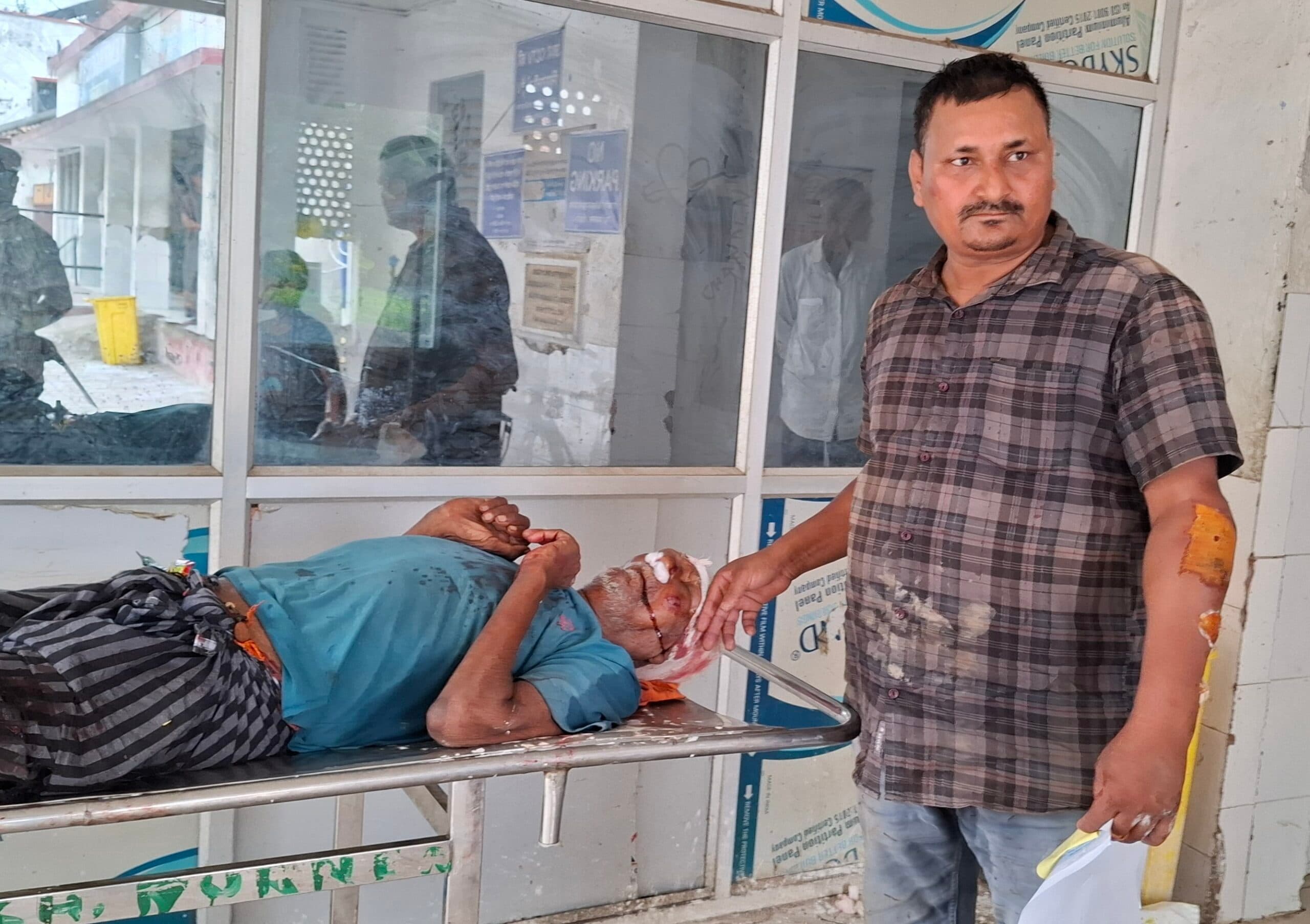 जमीन विवाद में हिंसक झड़प, बुजुर्ग गंभीर, दो गिरफ्तार