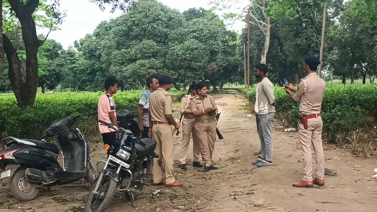 पुलिस स्मैक के विरुद्ध लगातार चला रही अभियान , 69 पुड़िया स्मैक के साथ चार  युवक गिरफ्तार