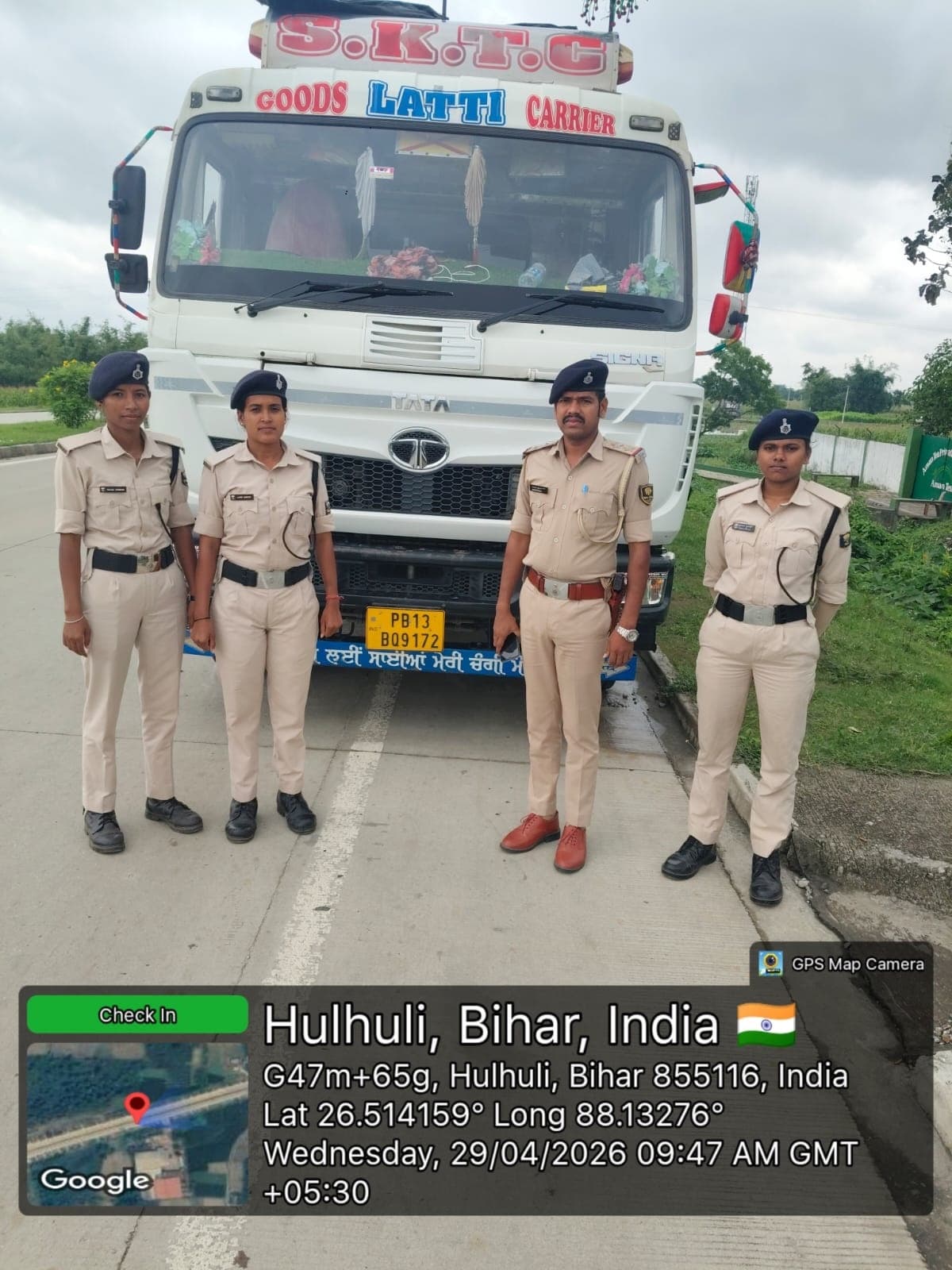 ट्रक से टैक्स इंन्वाइस ई-वे बिल और वजन स्लीप दस्तावेज बरामद