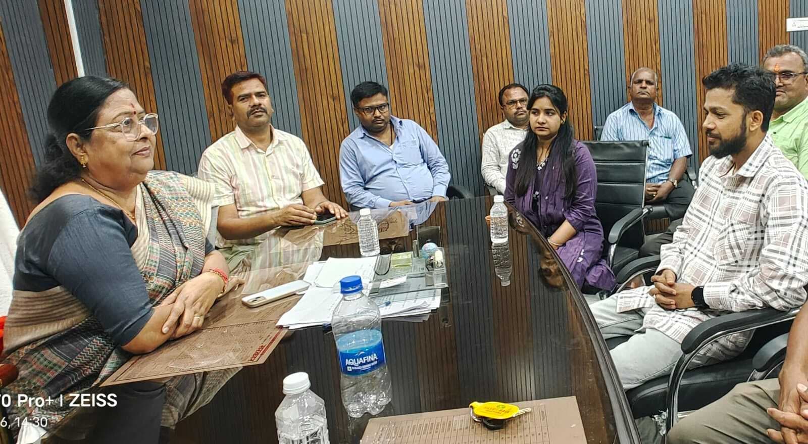 फारबिसगंज नप के कर्मी काम से रहे अलग