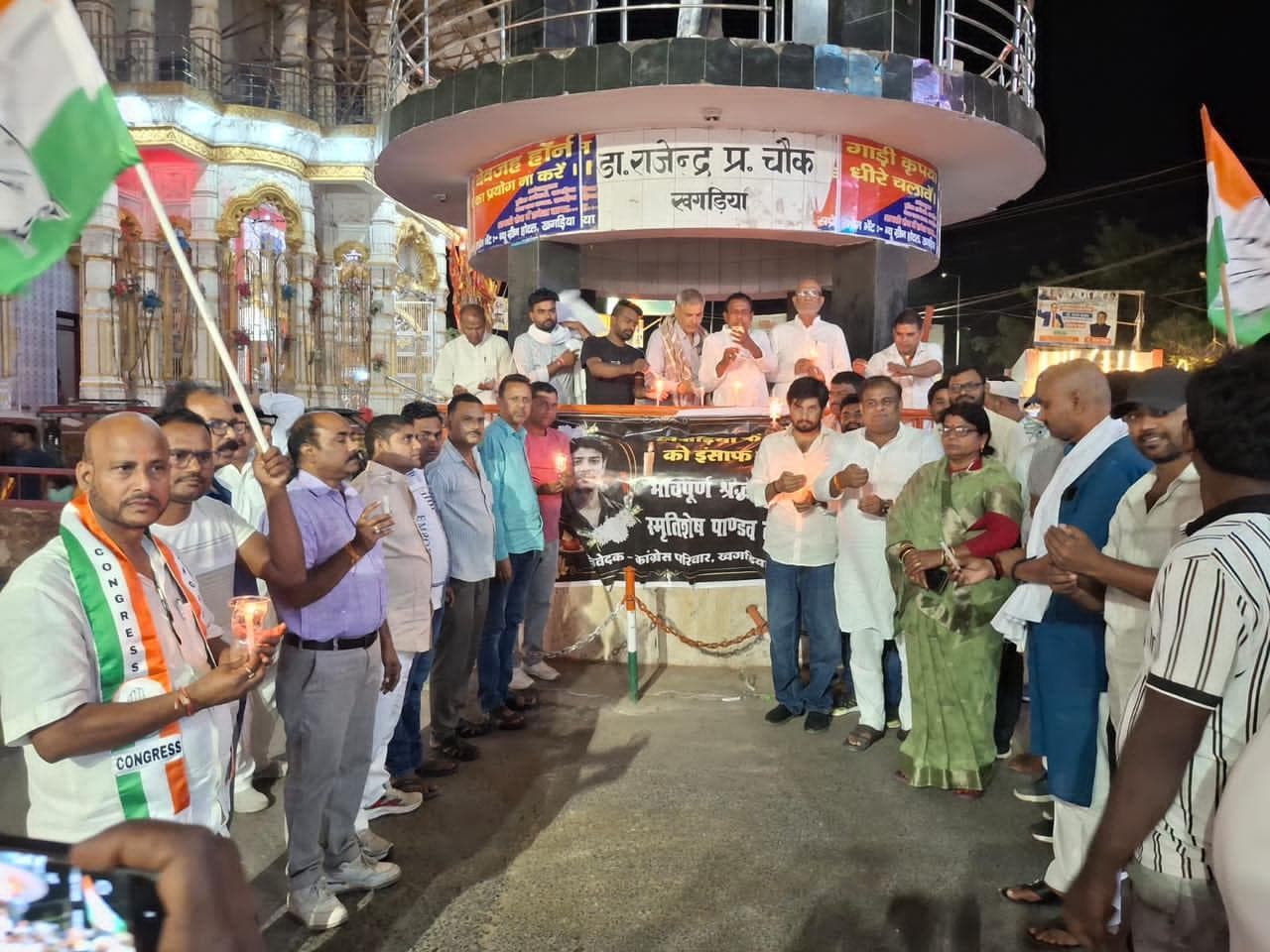 दिल्ली में पांडव की हुई हत्या के विरोध में कांग्रेसियों ने निकाला कैंडल मार्च