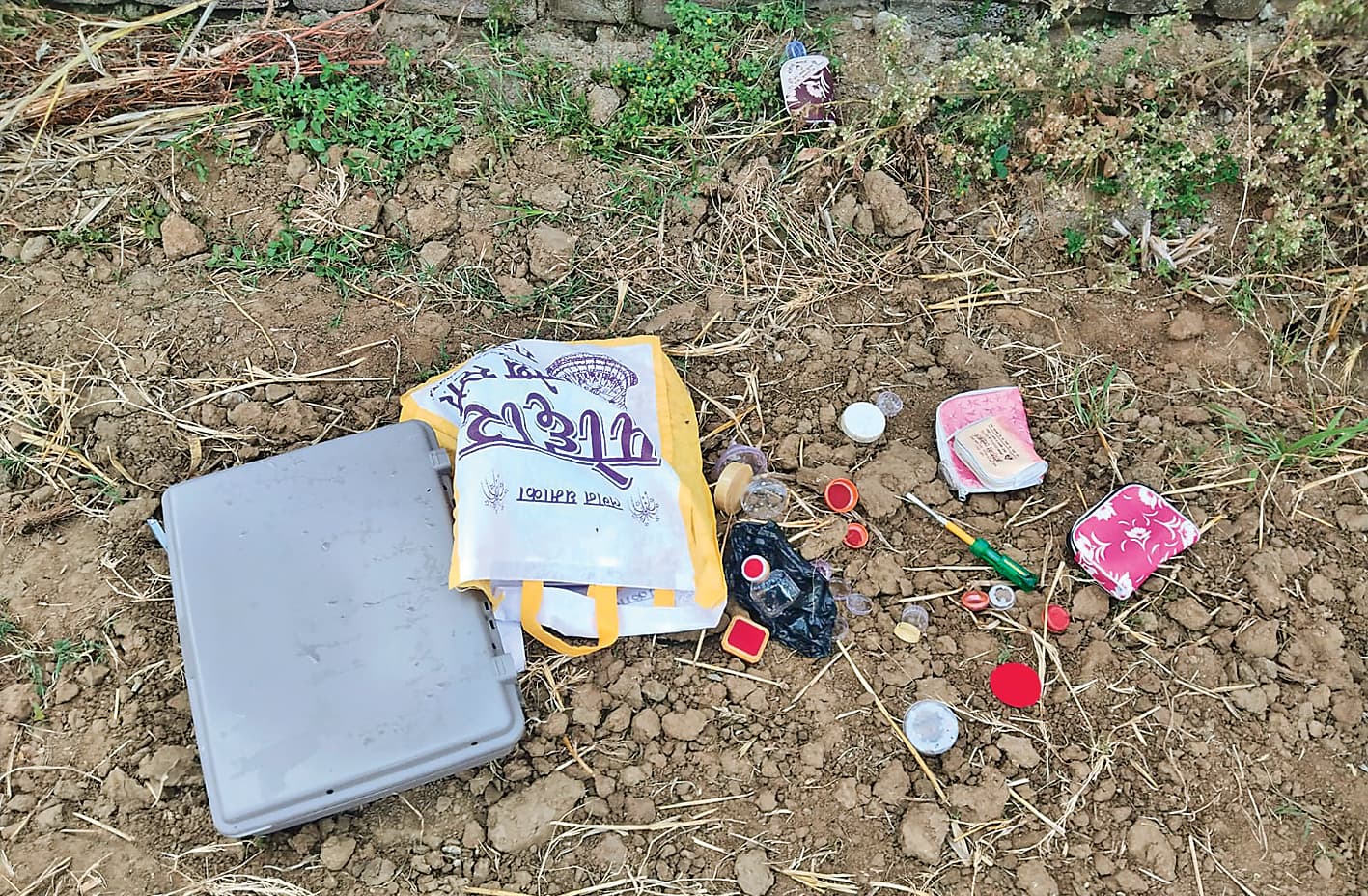 बंद घर में लाखों की चोरी, शादी के जेवर और नकद उड़ा ले गये चोर