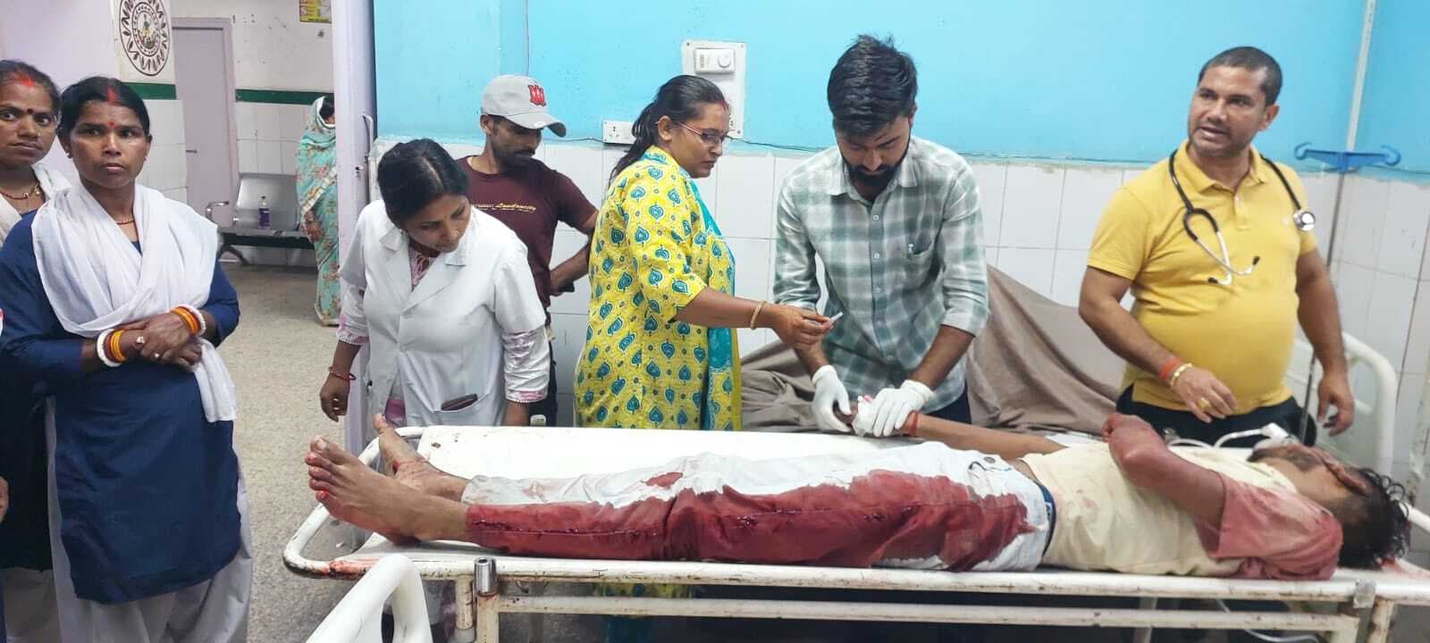 बाइक, ऑटो व मैजिक की टक्कर में बाइक सवार दो व्यक्ति की मौत, एक जख्मी