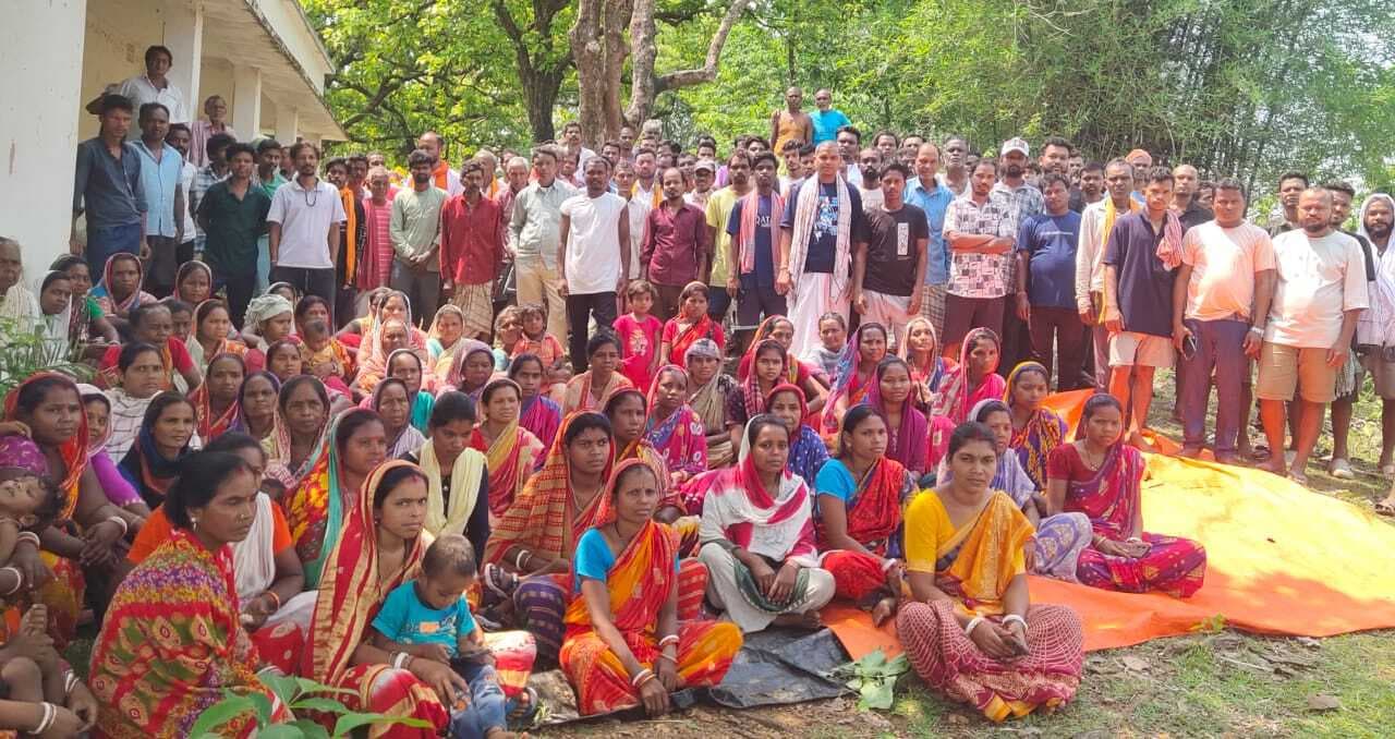 East Singhbhum News : पत्थर खनन की लीज का विरोध सात गांवों के लोगों ने रद्द की मांग की