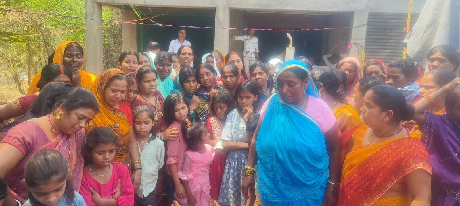 Giridih News : बेटी की विदाई से पहले करंट से मां की मौत