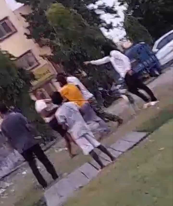 Jamshedpur News : सिदगोड़ा : पिस्तौल के साथ घूम रहे शातिर अपराधी पूरन चौधरी को पुलिस ने पकड़ा, भाई व दोस्तों ने छुड़ाकर भगाया