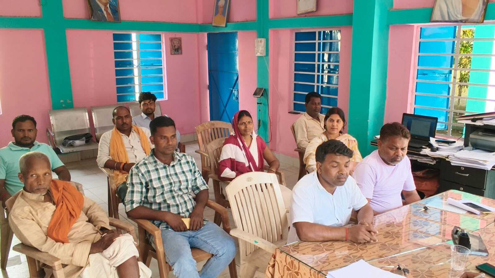 SUPAUL परमानंदपुर पंचायत भवन में जन्म व मृत्यु प्रमाण पत्र के फर्जीवाड़े की रोक लगाने को लेकर चर्चा