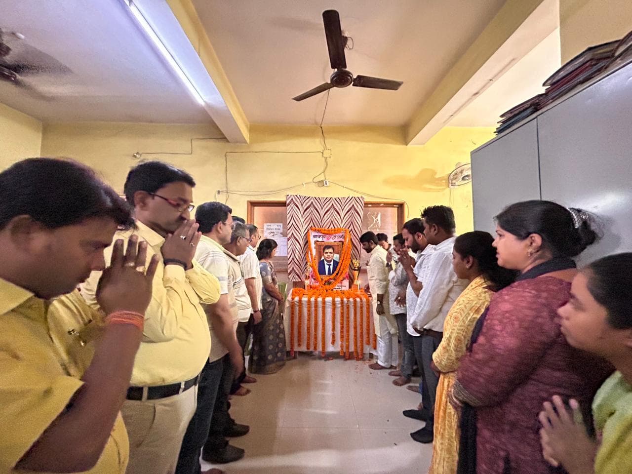 BHAGALPUR नगर पंचायत कहलगांव में दिवंगत कार्यपालक पदाधिकारी को दी गई श्रद्धांजलि