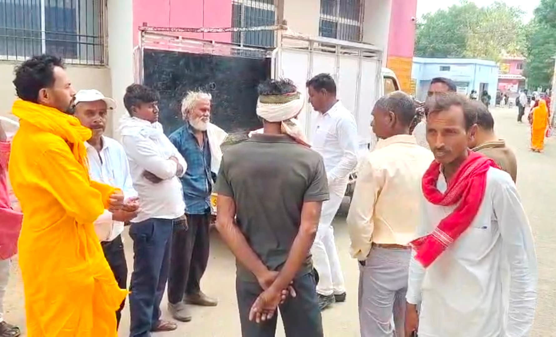 ठनका गिरने से दूल्हे के चाचा की मौत, शादी की खुशियां मातम में बदलीं