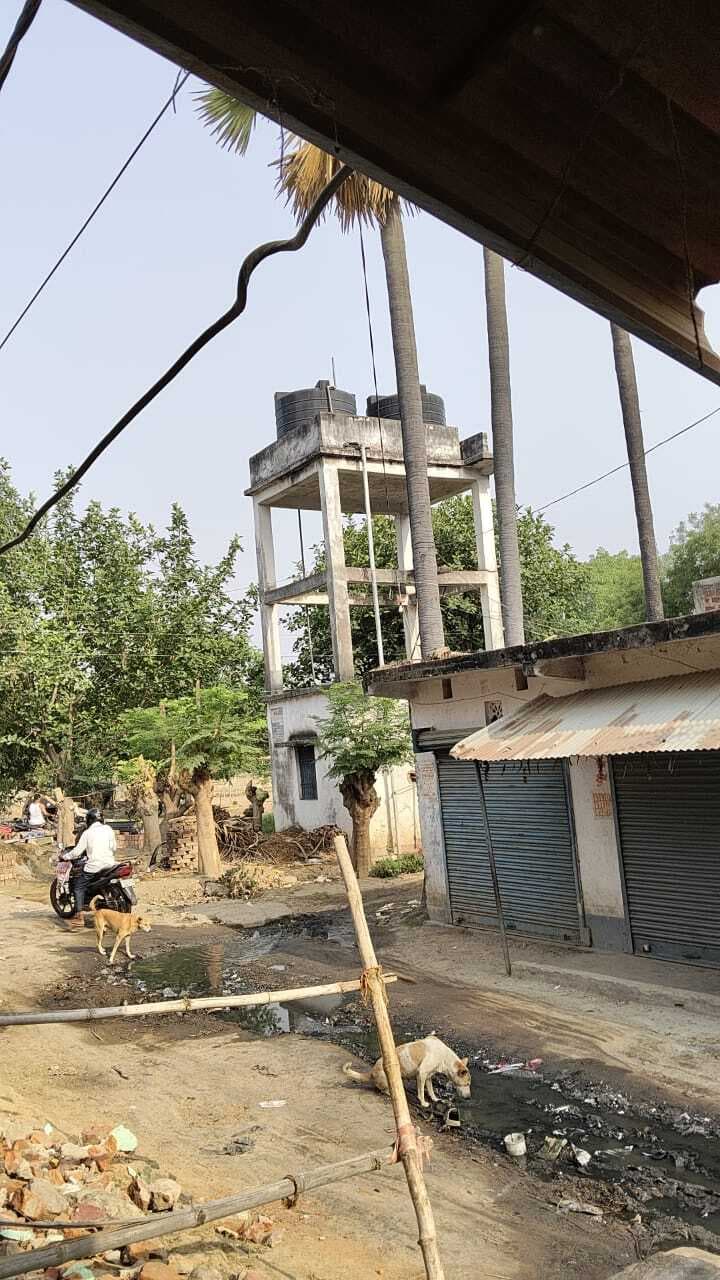 वर्षों से बंद पड़ी है पानी टंकी, ग्रामीणों को नहीं मिल रहा लाभ