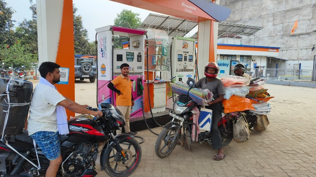 पेट्रोल-डीजल की किल्लत से वाहन चालक दिखे परेशान