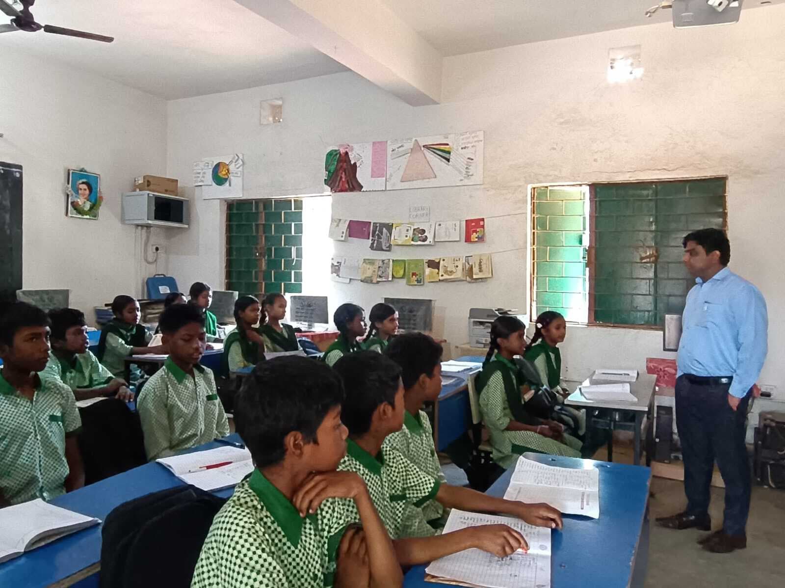 स्कूल रूआर के दौरान डीएसइ ने खूंटी ने लिया नया नामांकन