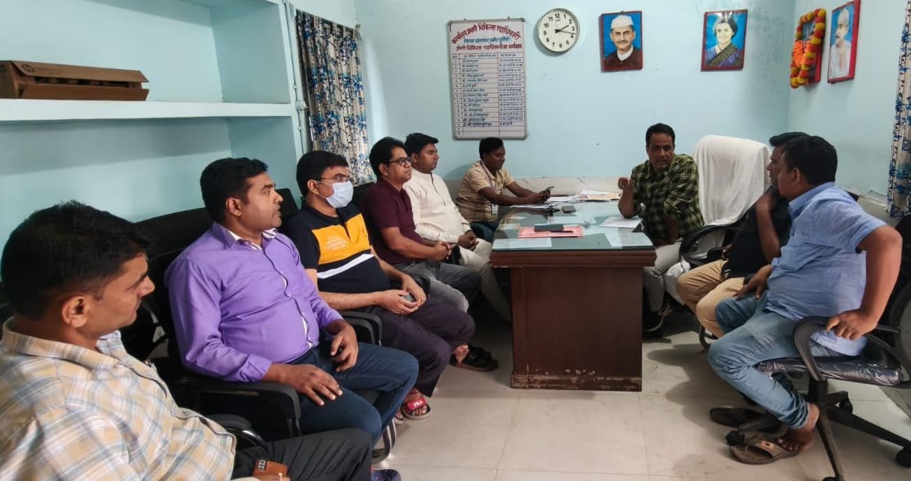 किशोरियों के टीकाकरण को लेकर अमौर रेफरल अस्पताल में  बैठक