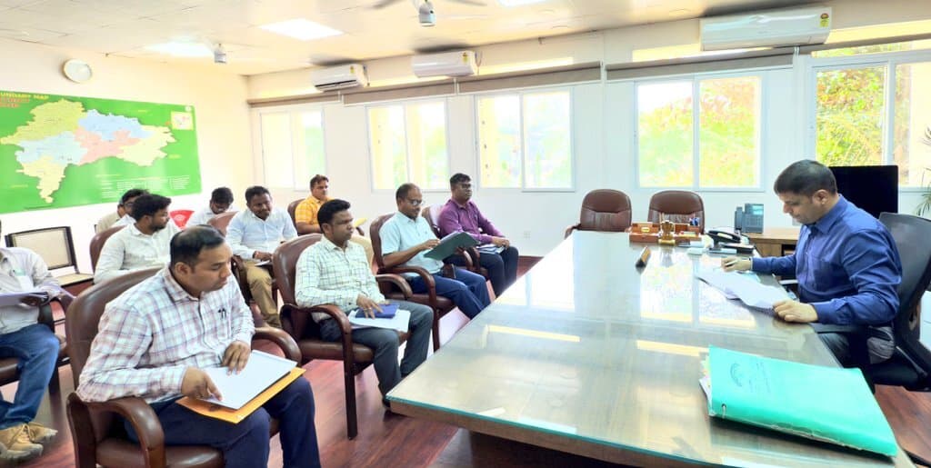 योजनाओं को निर्धारित समयावधि में पूर्ण कराने का डीसी ने दिया निर्देश