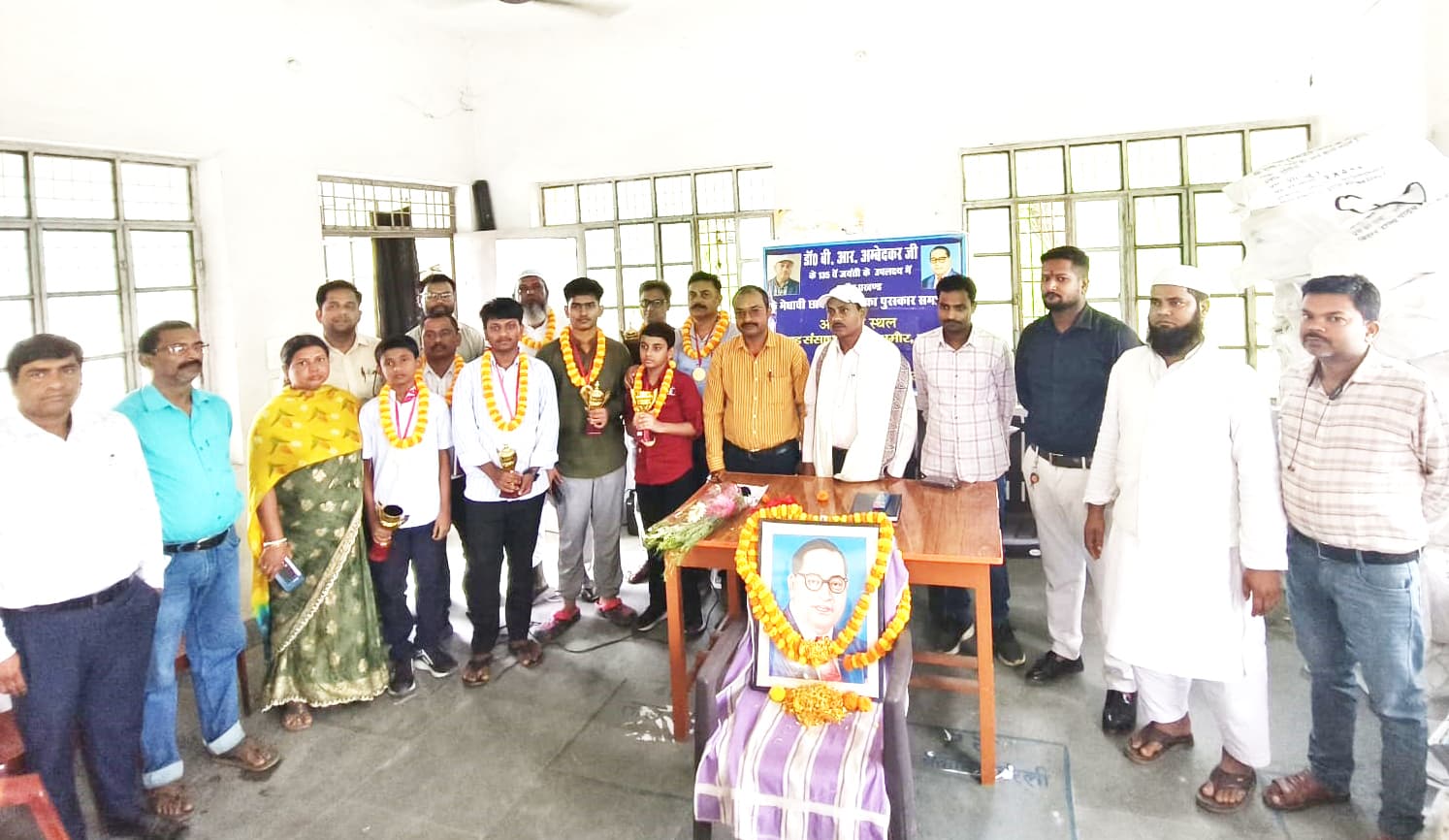 बीआरसी भवन में सम्मान समारोह में मेधावी छात्र व उत्कृष्ट शिक्षक हुए सम्मानित