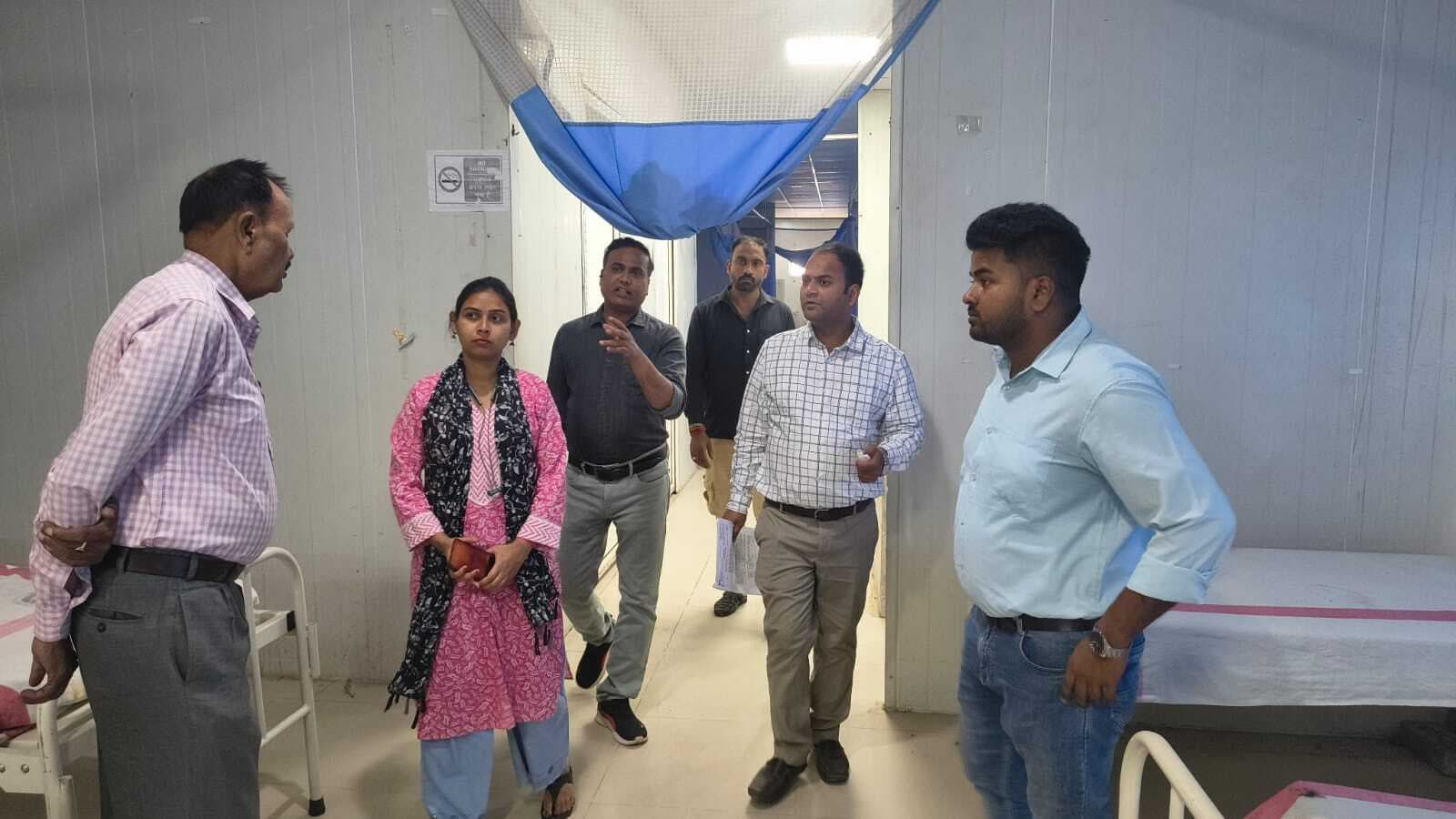 आपदा पदाधिकारी ने लिया हीट वेब वार्ड का जायजा