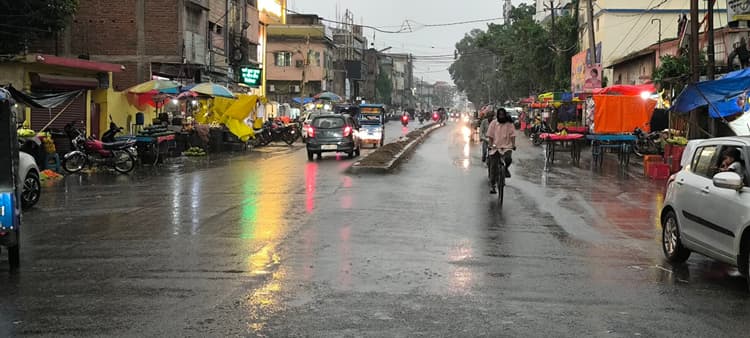 Giridih News :गिरिडीह में आंधी-बारिश से बदला मौसम, गर्मी से मिली राहत