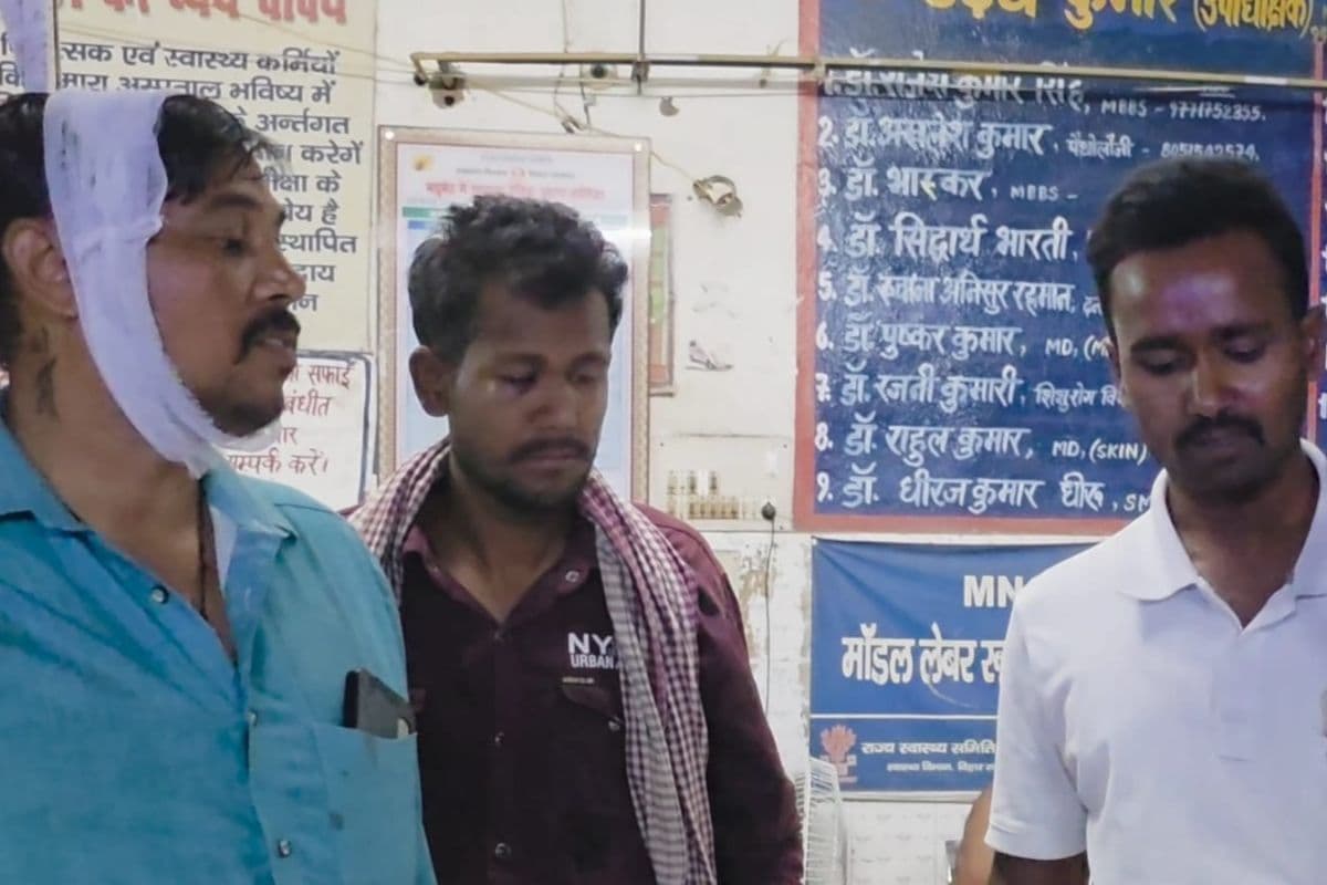 लहरिया कट बाइक चलाने से मना करने पर बदमाशों ने की फायरिंग और मारपीट, दो घायल