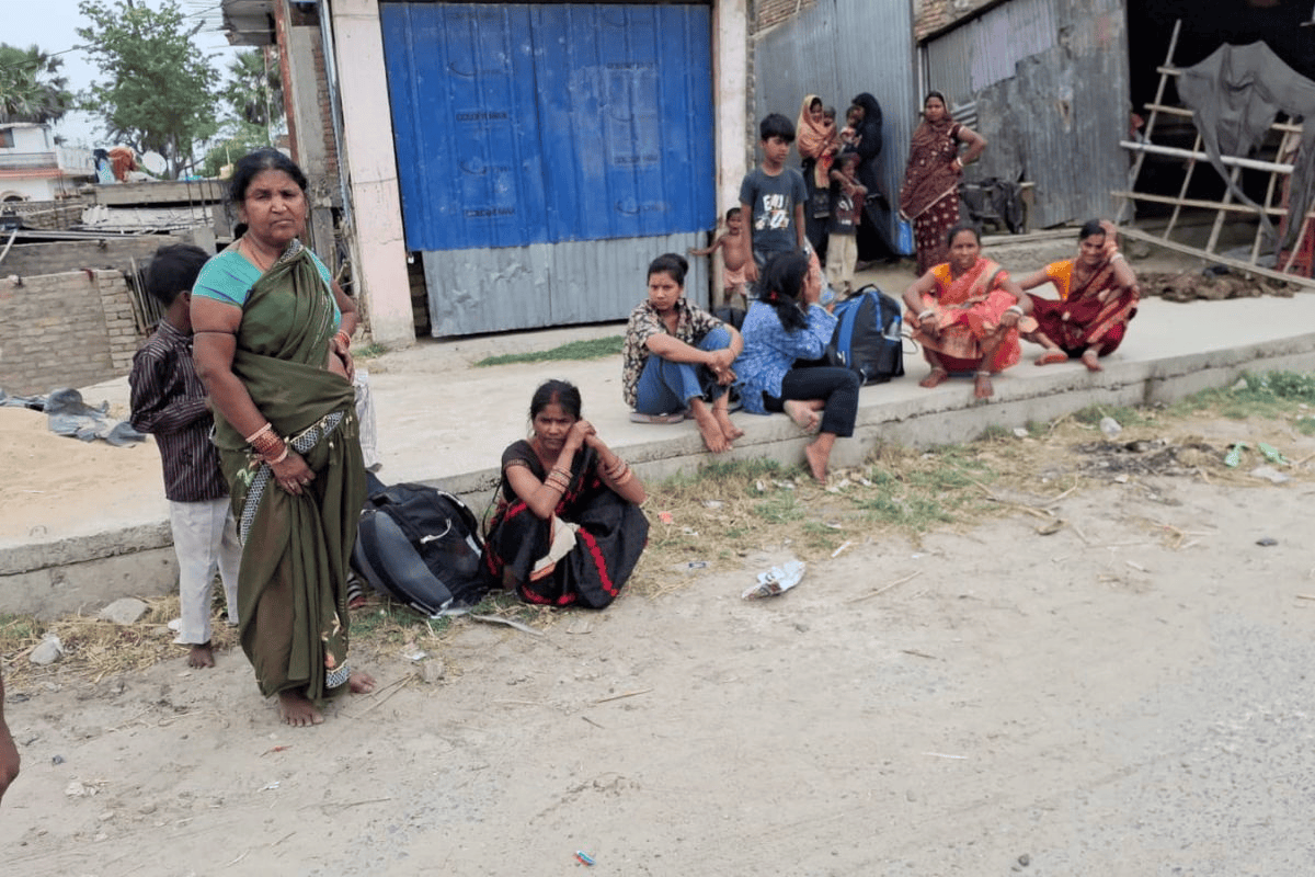 गुरुग्राम से दरभंगा आ रही बस में लगी आग, खिड़की तोड़कर कूदने लगे यात्री