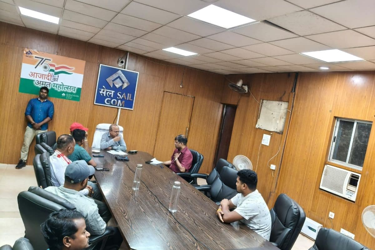 पश्चिमी सिंहभूम के गुवा में ठेका मजदूरों की समस्याओं पर यूनियन-सेल प्रबंधन बैठक, मांगों पर बनी सहमति