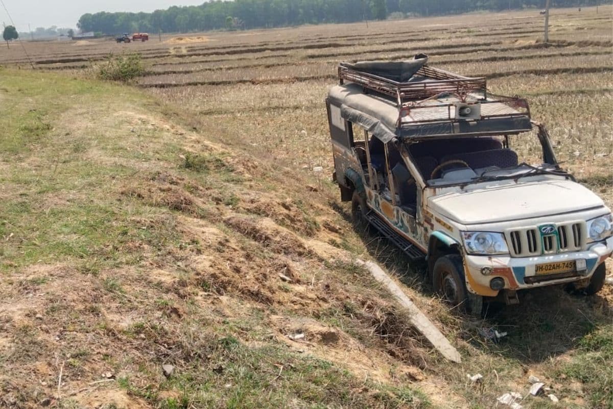 हजारीबाग में पिकअप सवारी गाड़ी पलटी, एक की मौत पांच घायल
