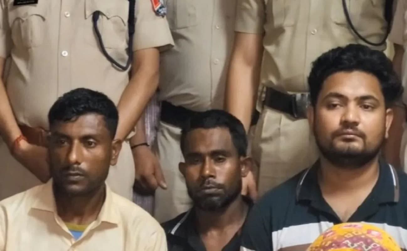 चुनाव से पहले बंगाल में दबोचे गये बांग्लादेशी, जलपाईगुड़ी में 10 दिनों में 16 गिरफ्तार